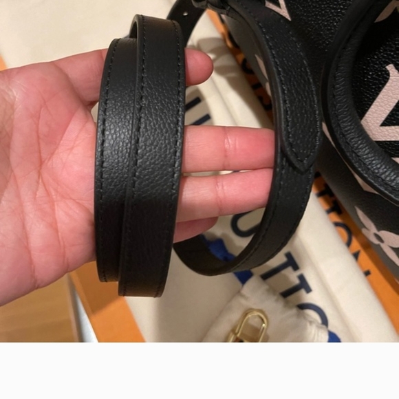 Louis Vuitton Black and Cream Satchel - Picture 7 of 9